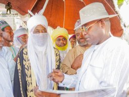 VISITE DU ROI DE KANO NIGERIA AU PRESIDENT BAYE CISS DURANT LES TRAVAUX DE CONSTRUCTION DE L'ESPLANADE DE MEDINA BAYE